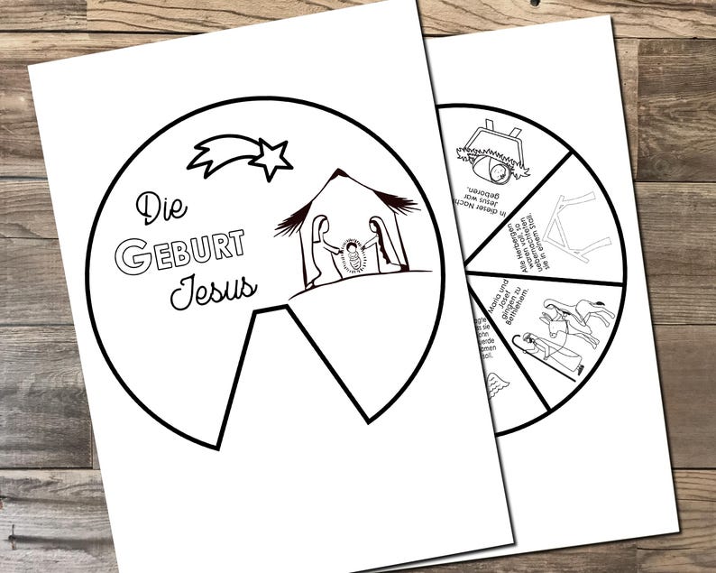 K&ouml;nnte beinhalten: Zwei Schwarz-Wei&szlig;-Illustrationen auf wei&szlig;em Papier. Eine zeigt einen Kreis mit einem Stern und dem Text "Die GEBURT Jesus". Die andere zeigt ein Rad, das in Abschnitte mit Zeichnungen und Text unterteilt ist. Die Illustrationen befinden sich auf einer Holzoberfl&auml;che.