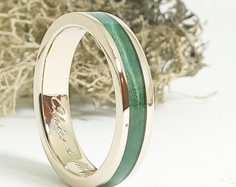 Original wedding band in white gold and wood - Green wooden ring - White gold bands - 18K Solid Gold