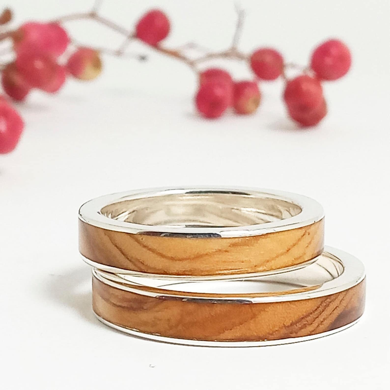 Olive Wood and Sterling Silver Wedding Rings / Olive Ring / Olive Set Olive Wood and Sterling Silver Wedding Rings / Olive Ring / Olive Set