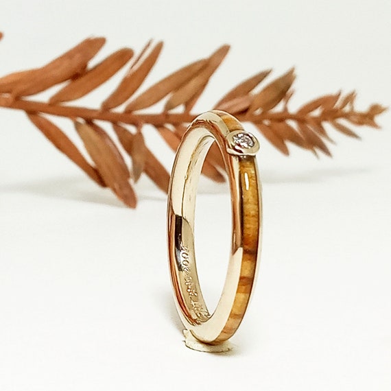 originales de compromiso y boda en blanco y madera -