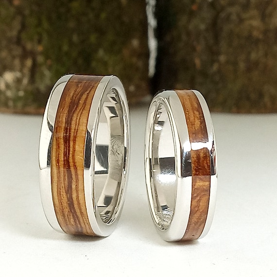 Pareja de Alianzas de Matrimonio en Plata y Madera de Olivo I Anillos de  Boda originales -  México