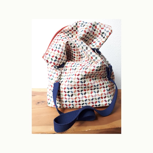 Crossbody bag. Boho tote bag. Print Fabric Bag with a Zip. Handmade crossbody bag. Adjustable strap tote bag. Handgefertigte Stofftasche