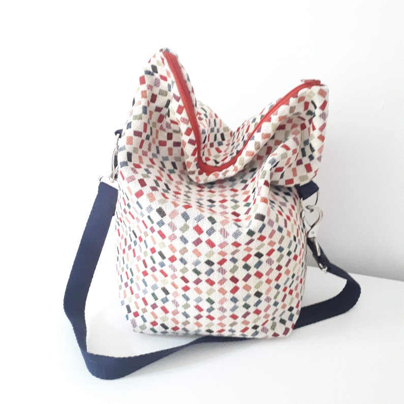 Fabric crossbody bag. Boho tote bag. Print Fabric Bag with a Zip, handmade shoulder bag. Adjustable strap tote bagHandgefertigte Stofftasche image 8