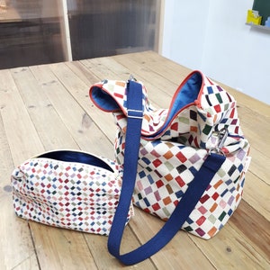 Fabric crossbody bag. Boho tote bag. Print Fabric Bag with a Zip, handmade shoulder bag. Adjustable strap tote bagHandgefertigte Stofftasche image 9