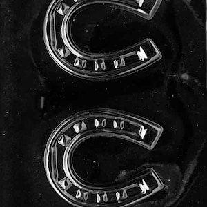 Animal HORSESHOE Dim 4 X 3 1/2 x 1/2 Weight: 1.2 oz. Item No. M074