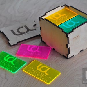 Cartes de visite personnalisées découpées au laser - Acrylique