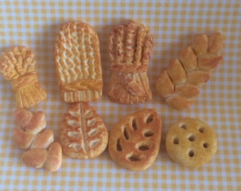 Dollhouse Miniature WHEATSHEAF BREADS - Handmade