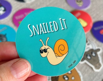 Snailed It Snail Pun 2 inch Vinyl Sticker / Funny Cute Accessories / Laptop Accessory / Cute Animal Punny / Waterbottle Sticker