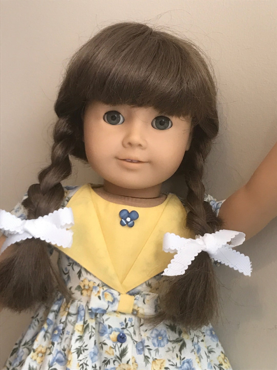 American Girl Pleasant Company Molly Doll Mid 1990's Doll Adorable in