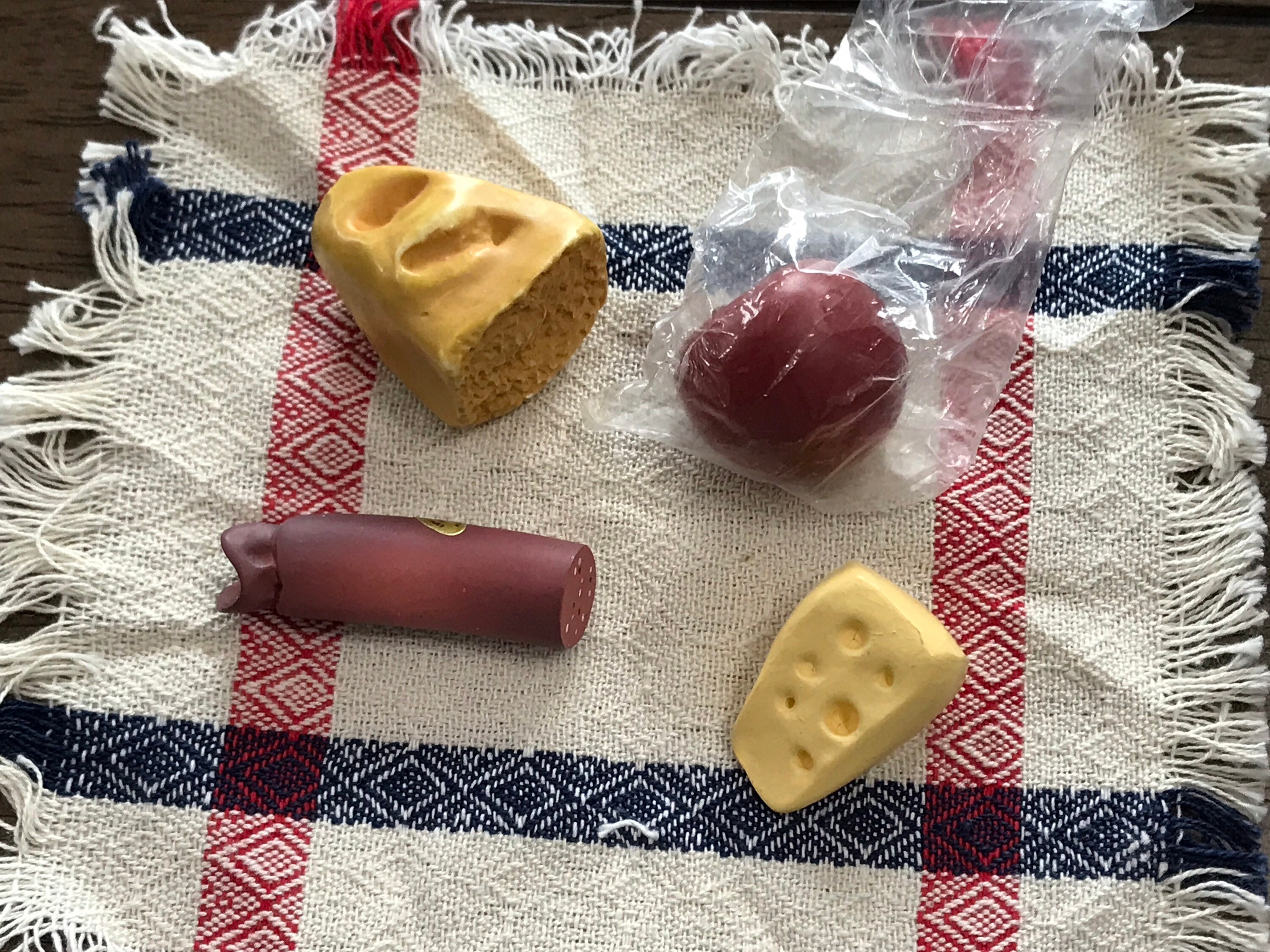 American Girl Pleasant Company Kirsten First edition American Girl Pleasant Company Kirsten\'s Pioneer School Lunch main image 0