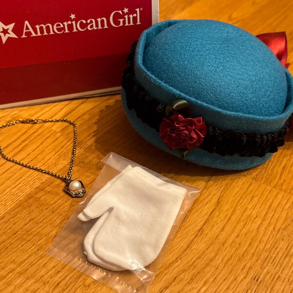 NEW! American Girl Cécile Rey's Meet Accessories ~ Marie Grace's Friend ~ New in Original Box ~ Mint Condition ~ Retired