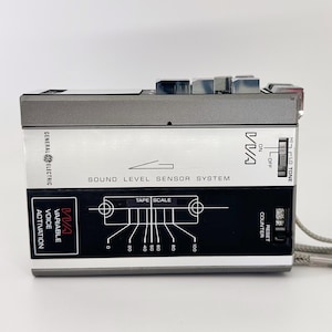 Vintage 1980s GE Cassette Tape Player / Audio Recorder | Model 3-532B | Voice Activation, Built-In Mic & Speaker