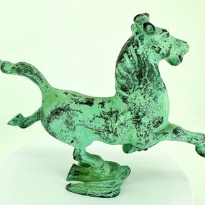 Vintage Chinese Horse of Gansu Bronze Sculpture, Flying Horse Treading on Swallow Statue