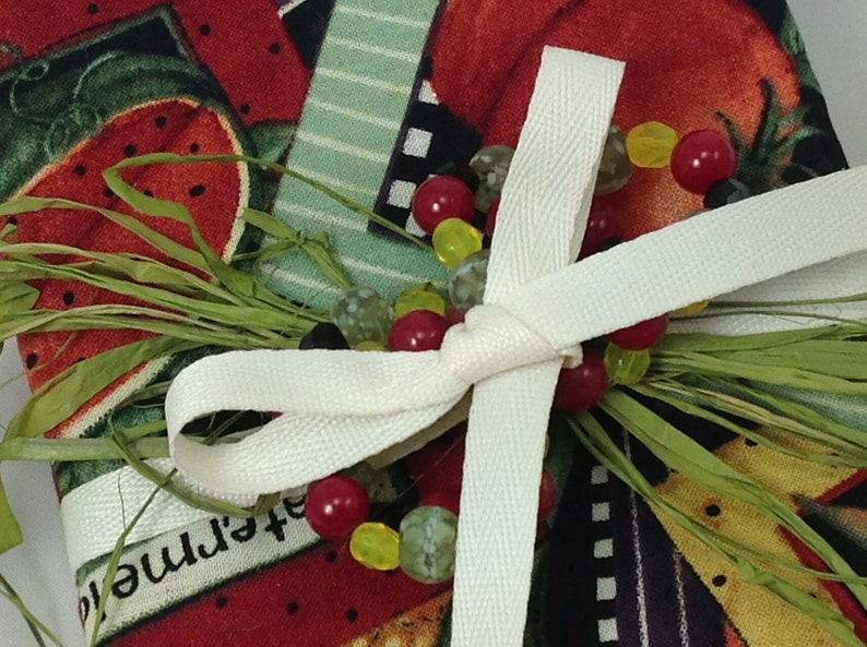 Set of 4 red cherries print on back Garden theme 4 double-sided cloth napkins with FREE Napkin Rings bright garden design on front