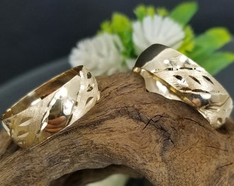 Set of 2 Wedding Bands in 14k Gold