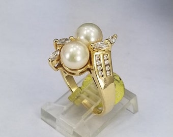 Diamond and Pearl Ring in 14k Gold