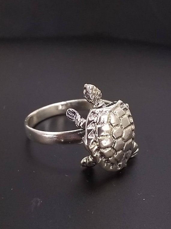 morir Silver Plated Red CZ Studded Tortoise Turtle Shape Vaastu Fengshui  Kachua Good Luck Charm Finger Ring for Men Women Brass Cubic Zirconia Silver  Plated Ring Price in India - Buy morir
