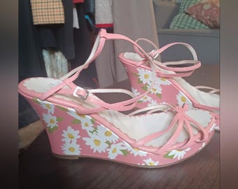 RARE Vintage Moschino Daisy Strappy Wedges