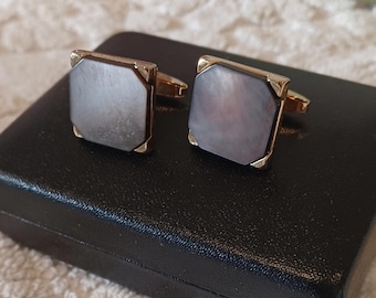 Vtg Mother Of Pearl Gold Cufflinks Set