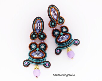 Dangle soutache earring.