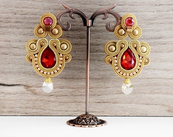 Gold and red Stud soutache earring.