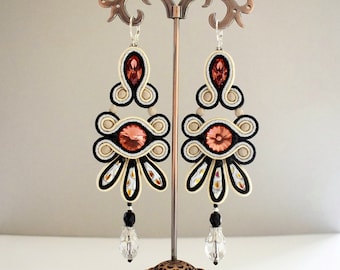 Elegant soutache earring.