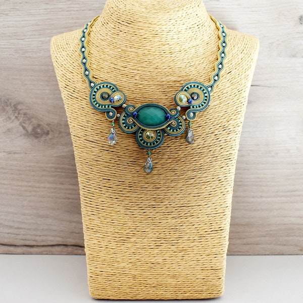 Bijoux en soutache. Collier soutache