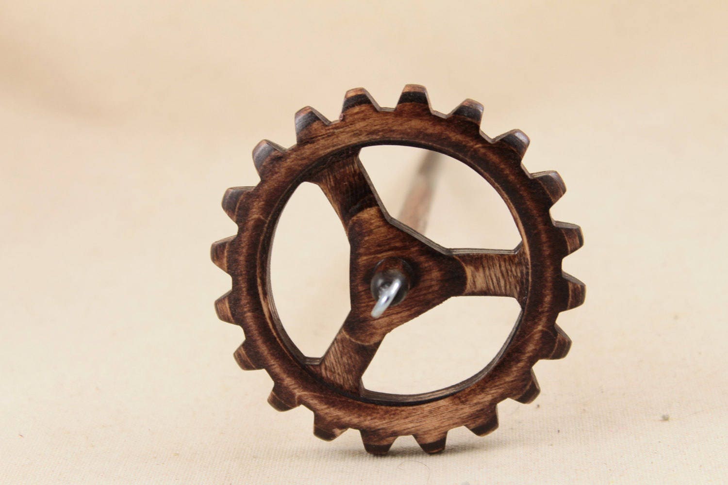 Medium weight Mahogany Steampunk Gear Top Whorl Drop Spindle 10"…