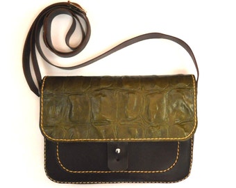 CROCODILE FAUX PURSE / Genuine leather bag / pouch / corssbody bag / satchel / saddle bag with faux crocodile leather.