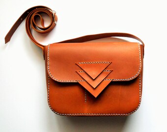 BROWN LEATHER PURSE / Leather bag / pouch / corssbody bag / satchel / saddle bag