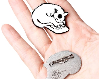 Pin de esmalte de cráneo de gato