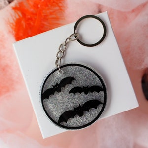 Black Bats Halloween Key Chain, Round Keychain With Black Bats and Gray ...