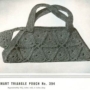 Peut inclure: Une pochette triangulaire en crochet noir avec une anse. La pochette mesure environ 15,5 pouces de large et 6 pouces de profondeur. SMART TRIANGLE POUCH No. 394