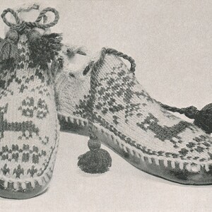 KNITTING PATTERN Vintage Womens Cat Slipper Boots 61-0002-01 Instant Download PDF