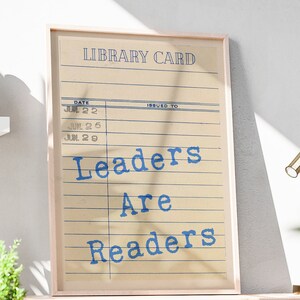 „Leaders Are Readers“ Print: Vintage Book of Art (Digital Art)