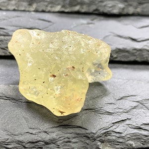 Libyan Desert Glass: Untreated Tektite Crystal (14.05g)