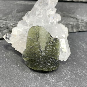 MOLDAVITE - 2.9 gr - Raw Moldavite Crystal, Genuine Moldavite Tektite, Czech Powerful Moldavite
