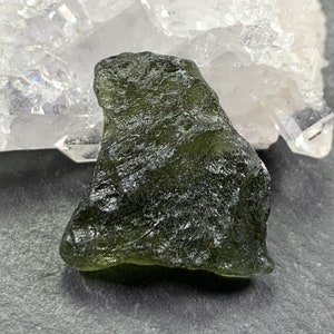 MOLDAVITE - 2.39 gr - Raw Moldavite Crystal, Genuine Moldavite Tektite, Czech Powerful Moldavite