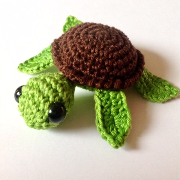 No Fuss Turtle - Turtle crochet Pattern - Amigurumi Turtle pattern inc US and UK PDFs with photo guide. Make Your Own Crochet Turtle
