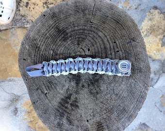 Bracelet made from recycled can capsules