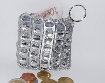 Porte monnaie réalisé en capsules de canette recyclées