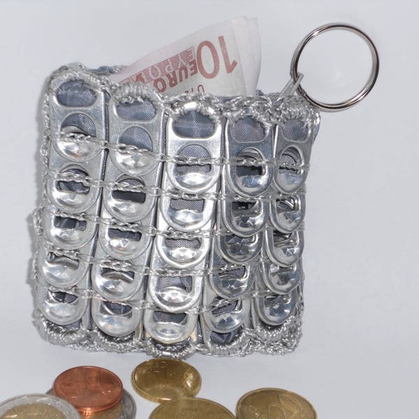 Porte monnaie réalisé en capsules de canette recyclées
