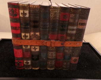 Huntley and Palmers Waverley Book Biscuit Tin 1903 w Sir Walter Scott novels VG