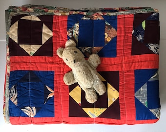 Vintage Handmade Quilt . Old Farmhouse Quilt