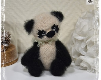 Bao panda en tricot miniature de collection 12cm (4.7") ours d'artiste fait main OOAK peluche sculpture laine alpaga