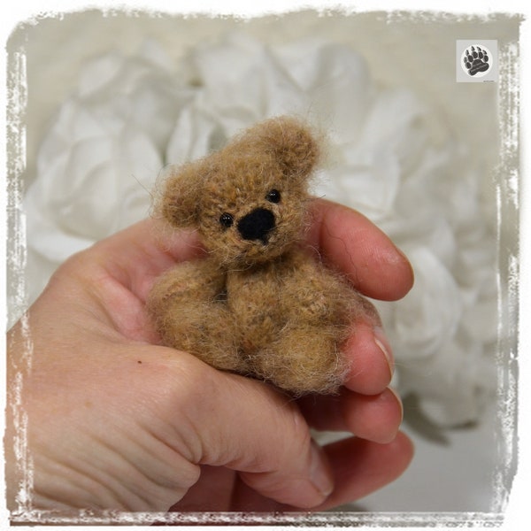 Small ours en tricot miniature de collection 5cm (1.9") ours d'artiste fait main OOAK peluche sculpture laine mohair