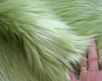 Tissu fausse fourrure à poils longs vert wasabi qualité de luxe fourniture créative différentes tailles par 10cm x 150cm