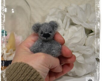 Splender ours en tricot miniature de collection 6cm (2.3") ours d'artiste fait main OOAK peluche sculpture laine alpaga