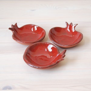 Cuenco de cerámica, cuenco pequeño, cuenco de granada, granada roja, plato para servir, soporte para anillos, plato de baratijas, regalos judíos, regalo de Rosh Hashaná. imagen 4