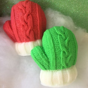 Christmas Mitten Soap Winter Soap Holiday Soap Christmas Gift Soap Stocking Stuffer Sweater Weather Gift for kids, teen, friend imagem 3